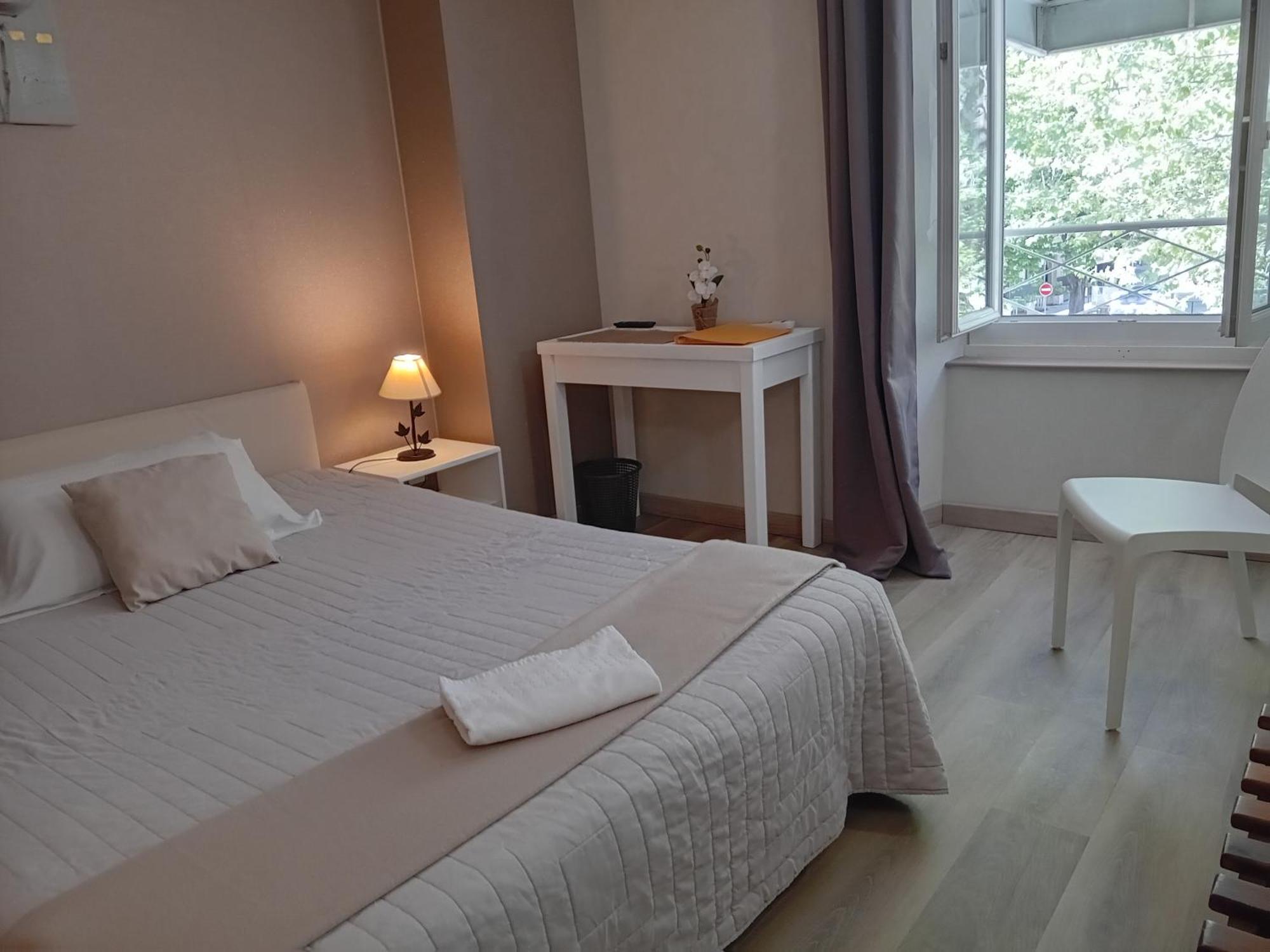 Hotel La Gravenne Thueyts Habitación foto
